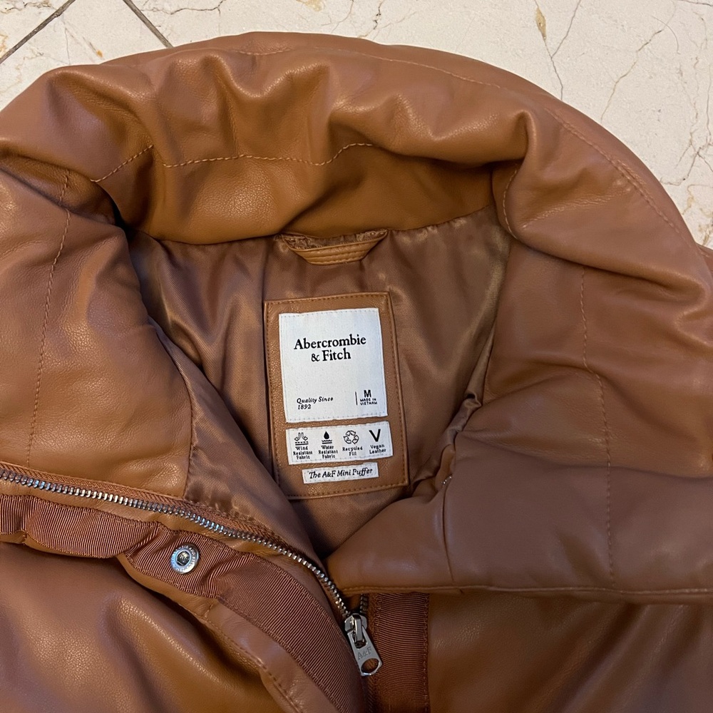 A&F Mini Puffer - Picture 2 of 3